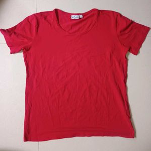 Classic Red Basic T-Shirt