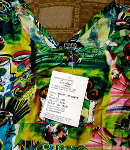 Vibrant Abstract Print V-Neck Kurti