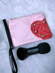 Original MAC Foundation Brush Duoand Pouch