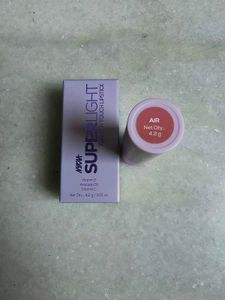 Nykaa Superlight Feather Touch Lipstick
