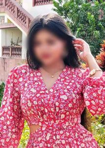 Chic Floral Print V-Neck Dress