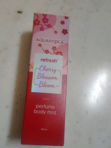 Aqualogica Refresh Cherry Blossom Mist