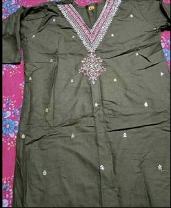 Embroidered Kurta Set (2 Piece)
