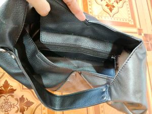 Chic Two-Tone Hobo Bag