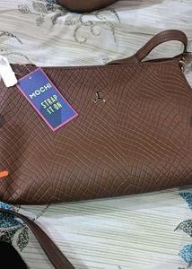 Chic Brown Croc-Embossed Shoulder Bag