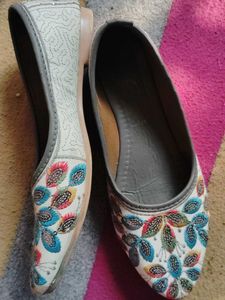 Embroidered Flat belly shoes for girls 💕