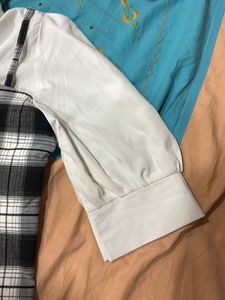 Chic Plaid &amp; White Shirt Combo