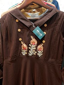 AAKARA EMBROIDED GOWN DRESS EMBRELLA SLEEVES