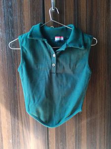 Stylish Sleeveless Green Polo Top