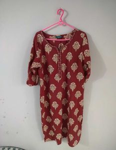 😍Maroon Printed Kurta with Embellished Neckl