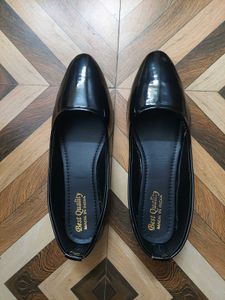 Flat Bellies Sandal