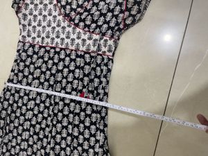 Chic Black &amp; White Printed Kurti