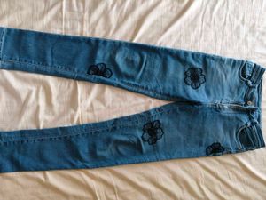 Women Embroidered Jeans