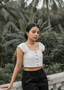 with Freebies ✨ ❤️ White Button-Front Top