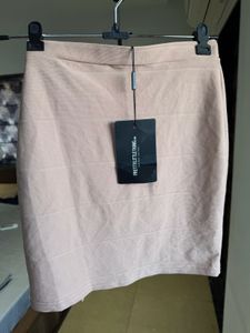 Chic High-Waist Skirt with Slit