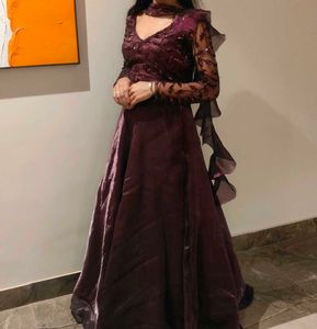 Wine lehnga