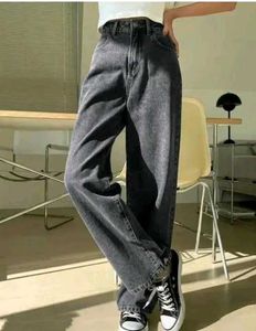 Stylish Dark Wash Wide-Leg Jeans