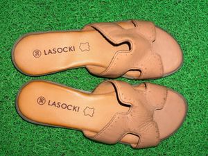 Women's Tan Leather Slip-On Sandals(size36,37)