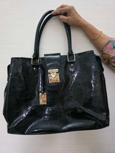 Chic Black Croc Embossed Tote Bag