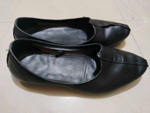 Classic Black Genuine leather Mojadis