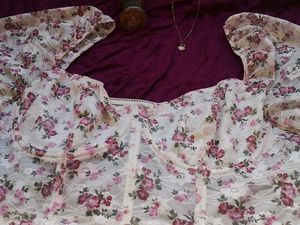 floral heart neck top