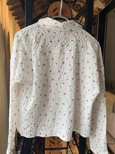 Chic White Floral Textured Shirt