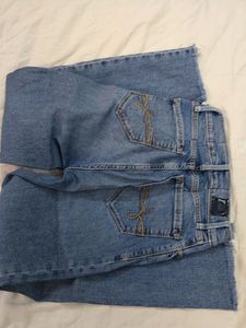 Jeans(Levi's, Denizen)(26)(Straight Fit)(Tucks Can Be Removed)