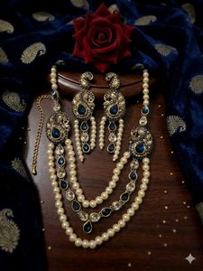 Stunning Pearl &amp; Blue Stone Jewellery Set