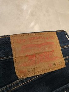 Men's Dark Wash Straight Fit Jeans