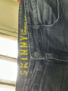 Stylish Black Skinny Jeans