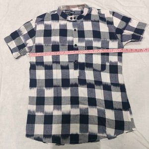 Stylish Men's Checked Short-Sleeve Shirt