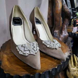 pencil heels pumps