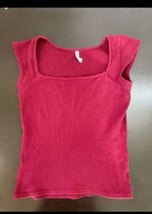ribbed maroon top