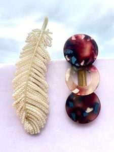 Elegant Feather &amp; Tortoise Hair Clip Set