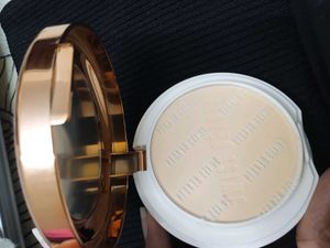 Swiss Beauty Oil-Control Compact Powder