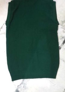 Oswal Green Sleeveless Sweater
