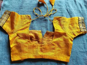 Elegent Yellow  Saree with blause piec