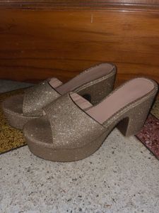 Vintage golden glittery heels 👠🔥