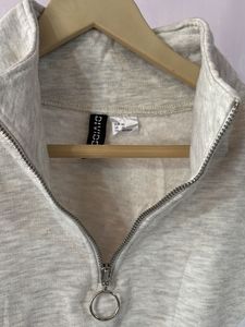 ❌SALE❌H&amp;M Colorblock Pullover Crop Sweatshirt