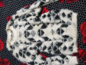 Cozy Geometric Pattern Fuzzy Sweater 🍁