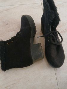 Cozy Fur Lined Black Boots
