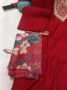 Elegant Red Kurta Set with Dupatta M