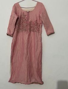 Elegant Pink Embroidered Kurta
