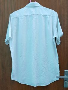 UNIQLO White Shirt