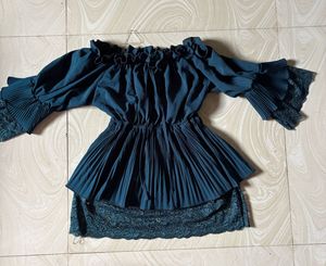 Elegant Off-Shoulder Pleated Tunic Top,size M