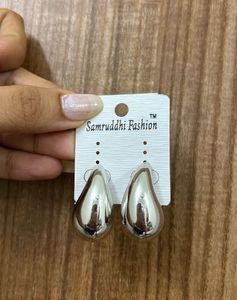 Shiny Drop Earrings