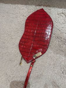 Lip shape Crocodile Print pouch