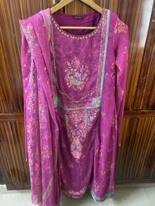 Elegant Purple Kurta Set And Green Pijama Se