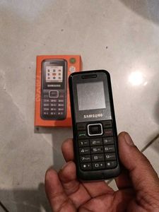 Samsung Basic Phone without battery and charger