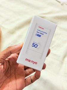 Ma:nyo Hyaluron Hydrating Sun Stick SPF 50+